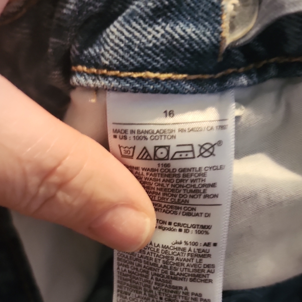 Old Navy Women's Light Blue Relaxed Jeans - Picture 8 of 9